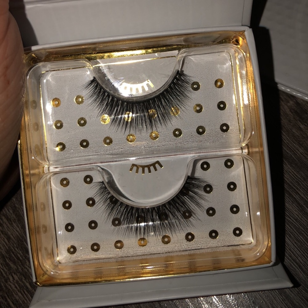 Baddington false lashes